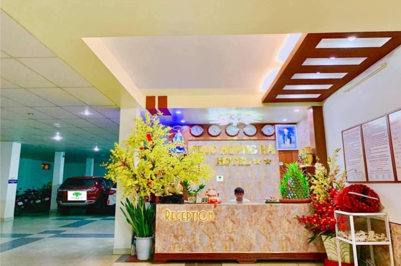 Truc Hoang Ha Hotel Kon Tum Exteriör bild